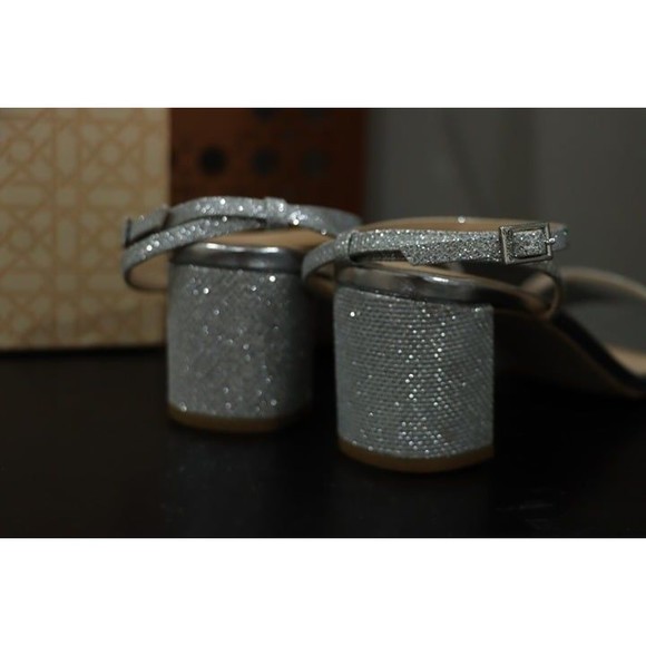 Badgley Mischka Danni II Low Block Heeled Strap Sandals Womens 10 Pumps Silver - Picture 6 of 8